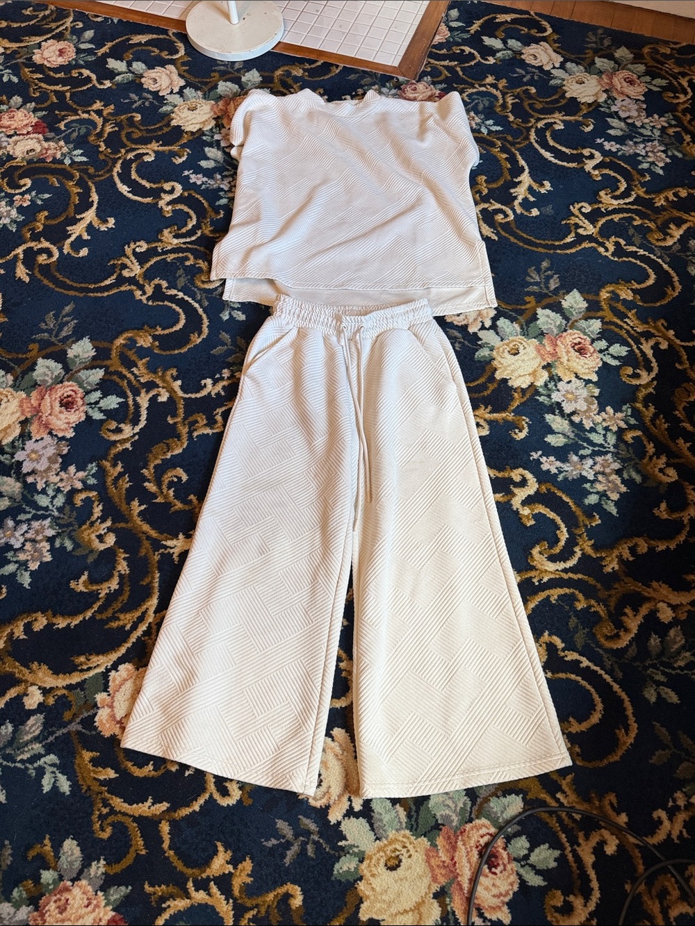 See and Be Seen Wide-Leg Knit crops and matching oversized top- worn about 4x